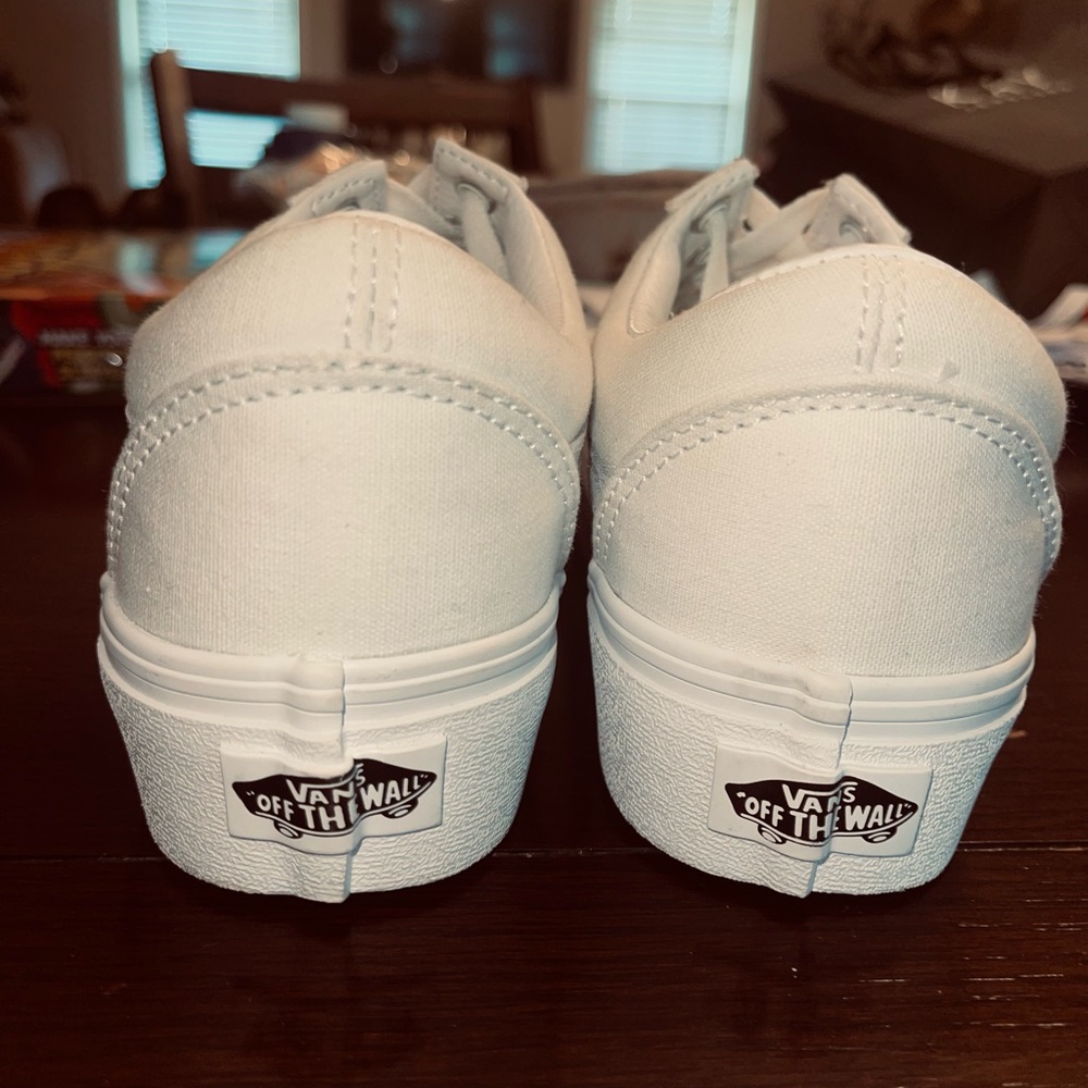 Vans - Picture 3 of 4